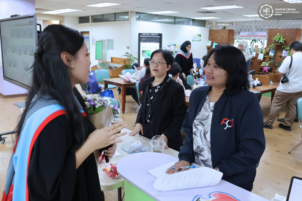 กิจกรรมบัณฑิตบอกเล่า ห้องสมุดก้าวต่อ (16)