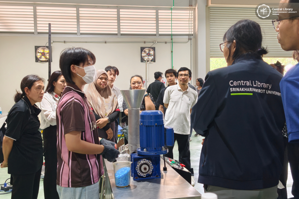 กิจกรรม Library Waste to Value (20)