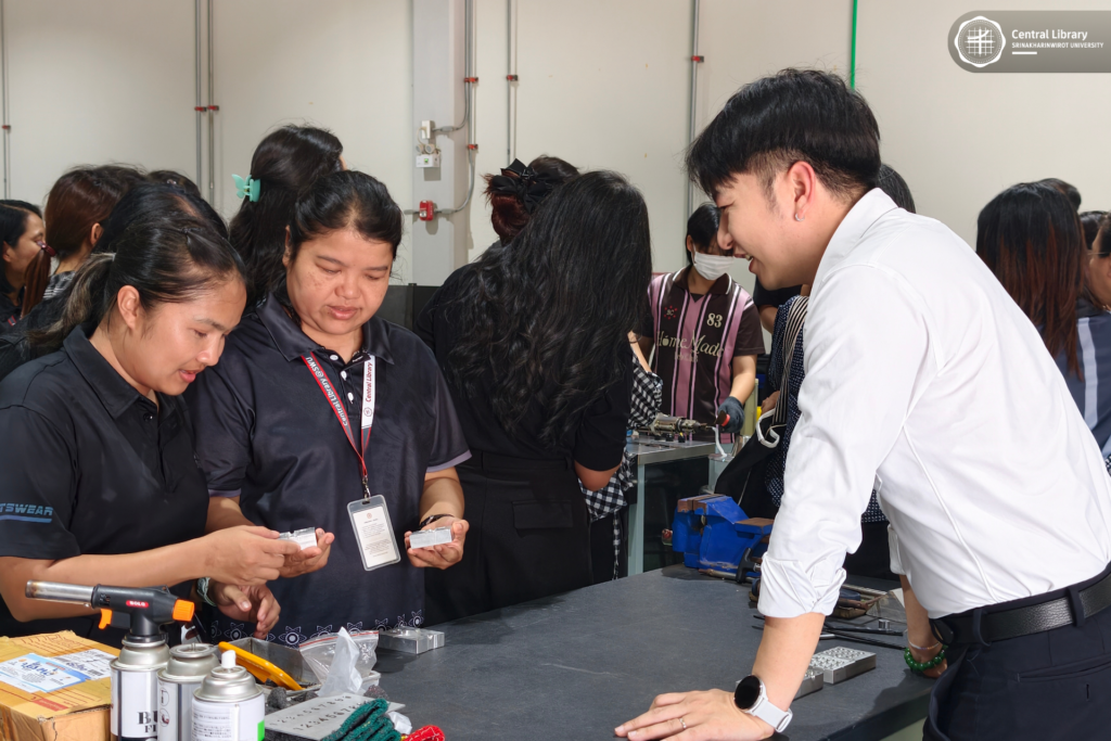 กิจกรรม Library Waste to Value (21)