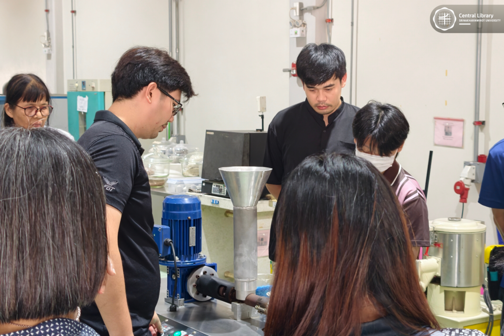 กิจกรรม Library Waste to Value (22)