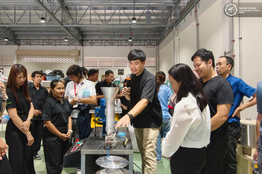 กิจกรรม Library Waste to Value (23)