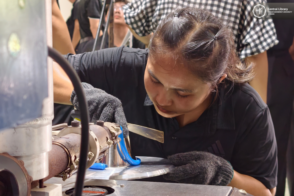 กิจกรรม Library Waste to Value (25)