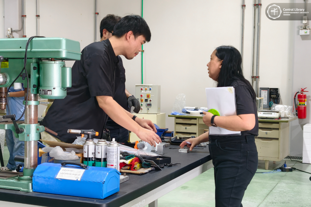 กิจกรรม Library Waste to Value (26)