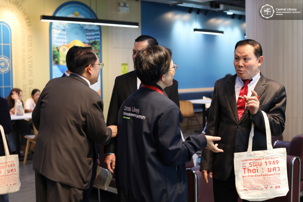 ต้อนรับ ม. แห่งชาติลาว (12)