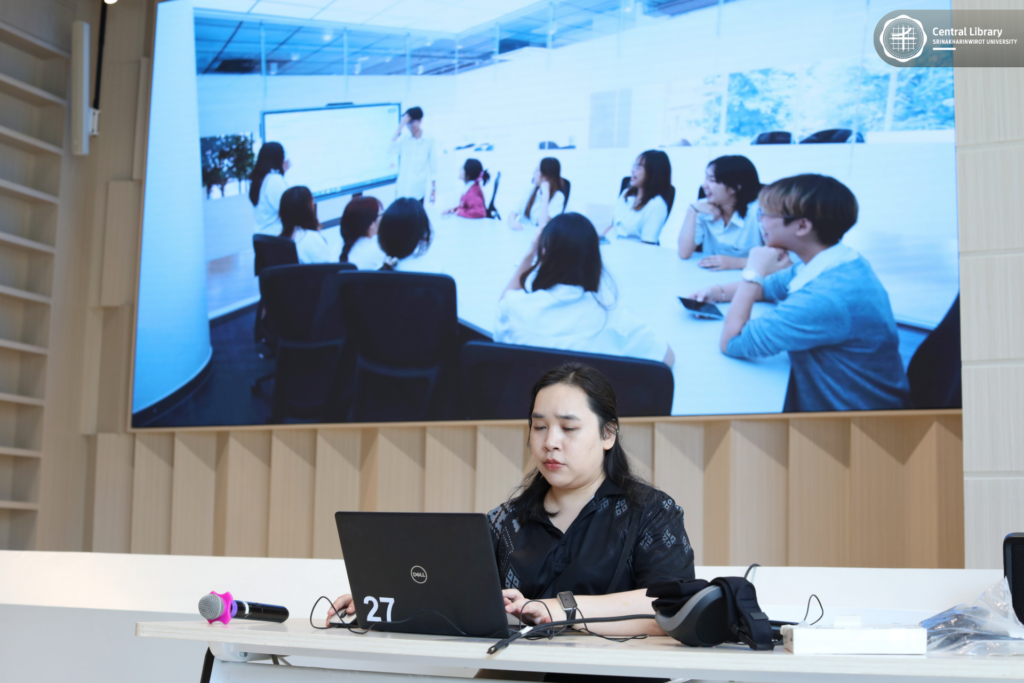 ต้อนรับ ม. แห่งชาติลาว (4)