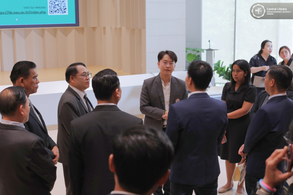 ต้อนรับ ม. แห่งชาติลาว (5)