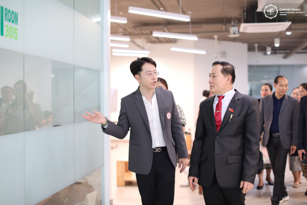 ต้อนรับ ม. แห่งชาติลาว (7)