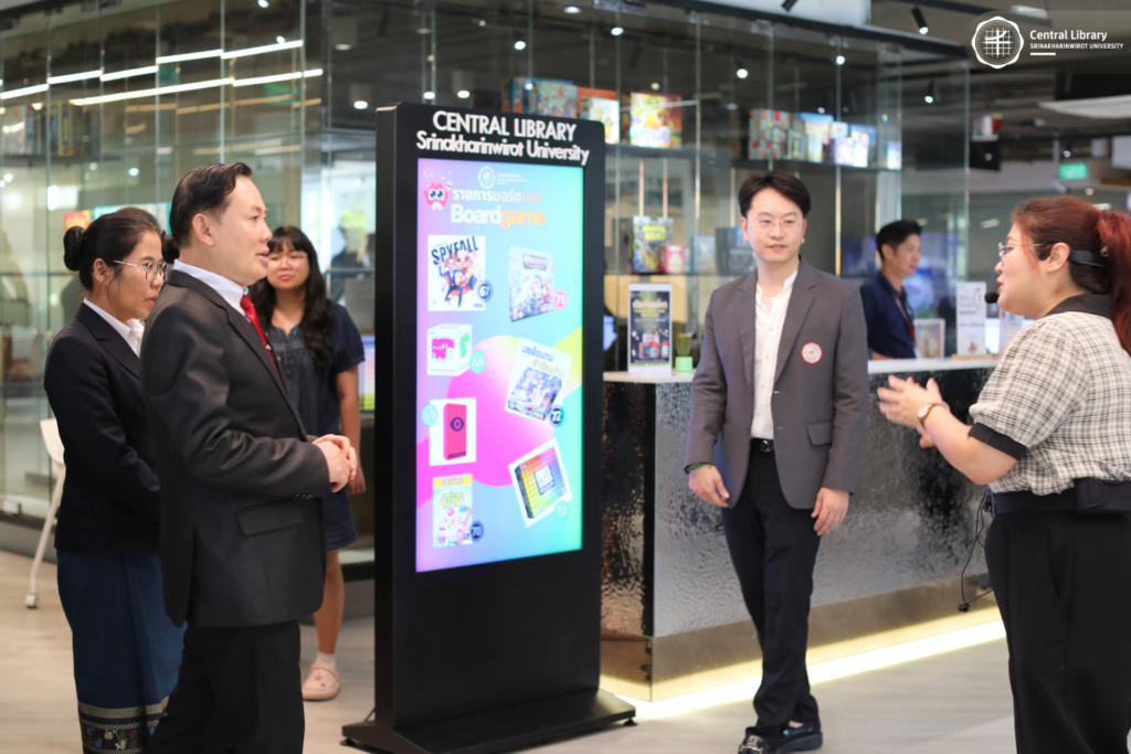 ต้อนรับ ม. แห่งชาติลาว (9)