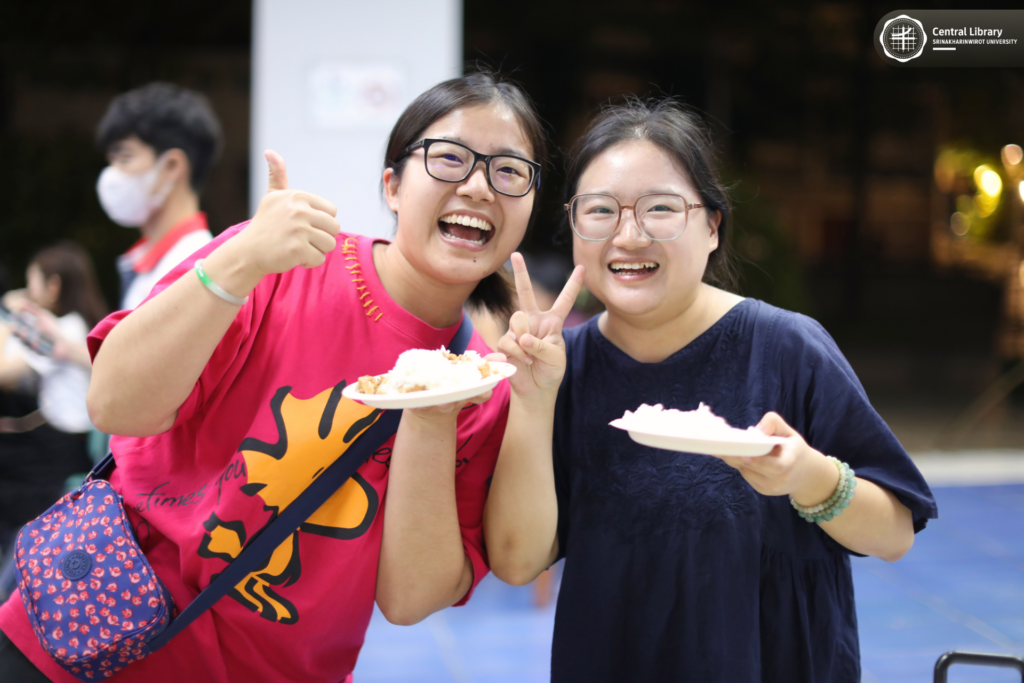 แจกข้าวไก่กระเทียม (17)