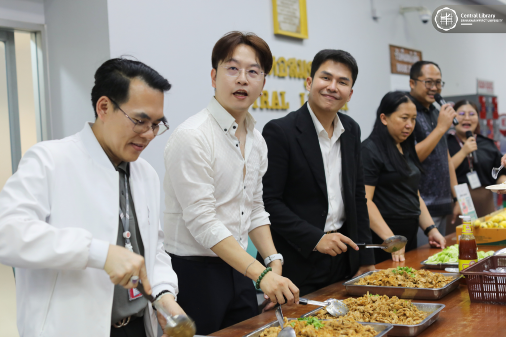 แจกข้าวไก่กระเทียม (2)