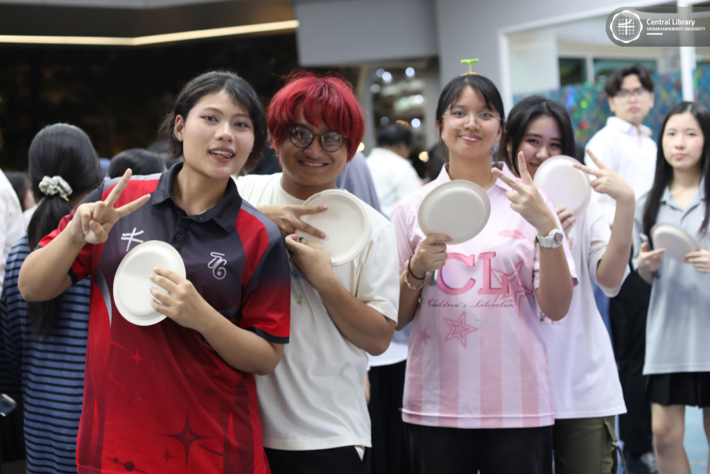 แจกข้าวไก่กระเทียม (7)