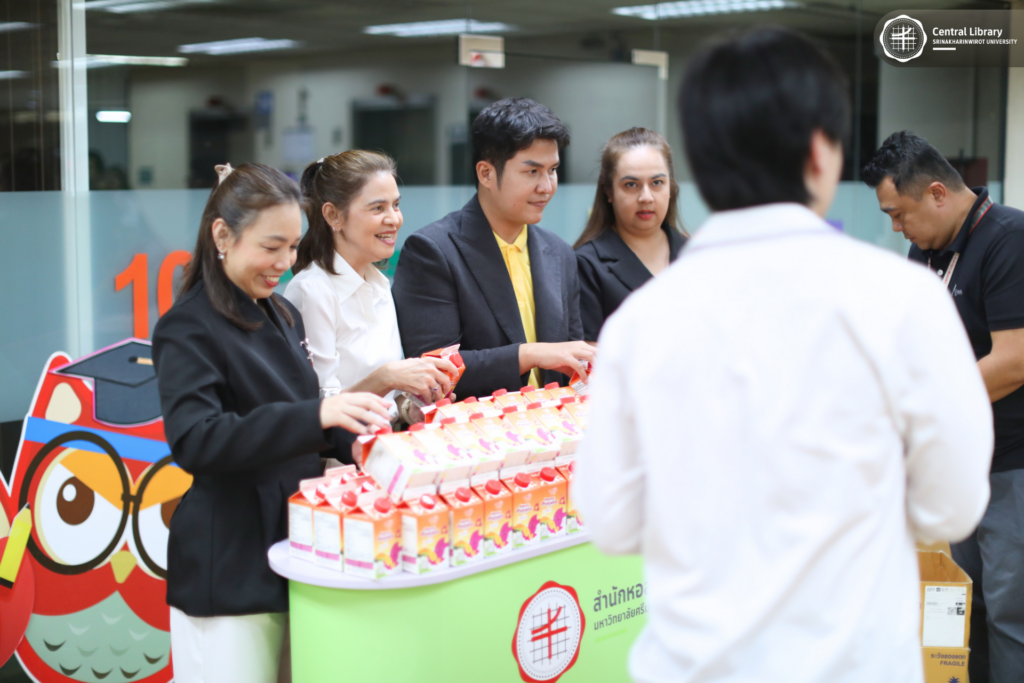 แจกนมเมจิกลิ่นมันม่วง (6)