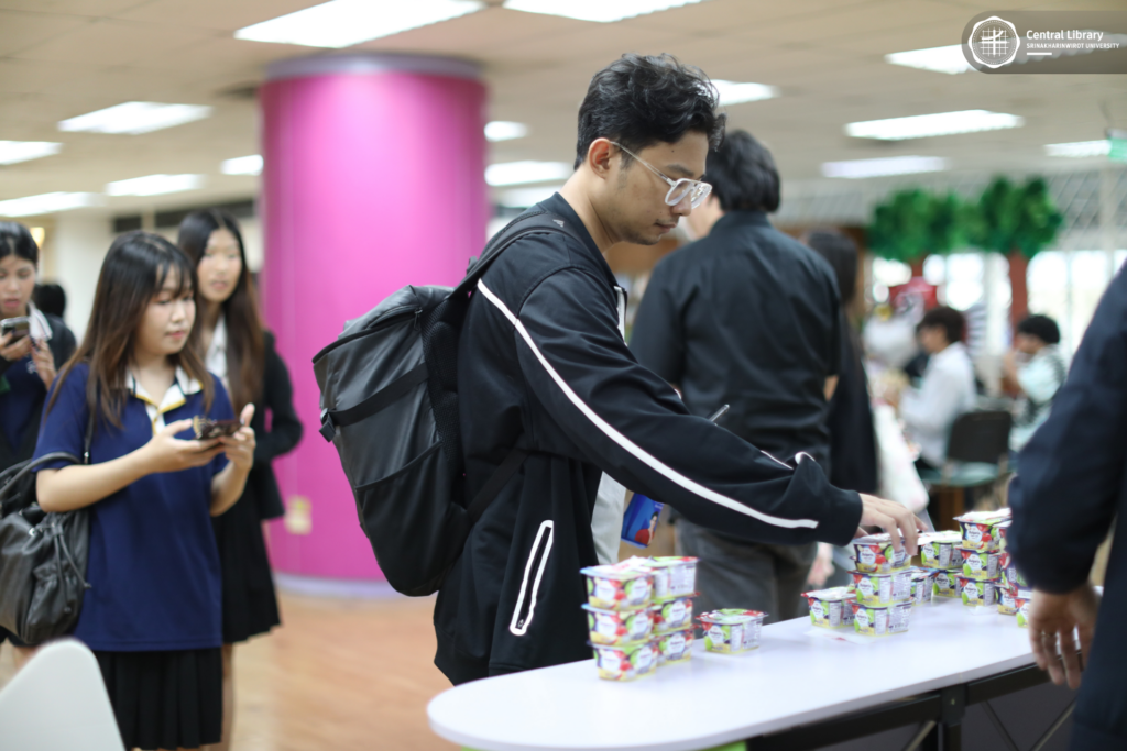 แจกโยเกิร์ต เมจิ บัลแกเรีย รสแอปเปิ้ล (15)