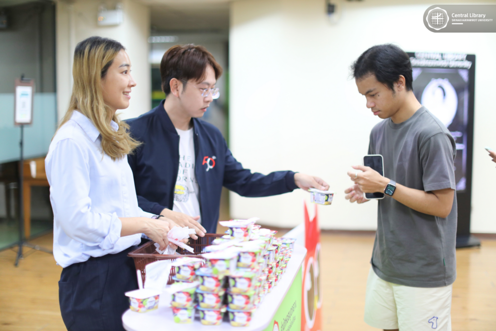 แจกโยเกิร์ต เมจิ บัลแกเรีย รสแอปเปิ้ล (7)